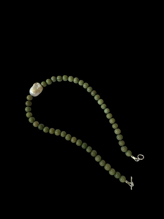 OLIVE NECKLACE