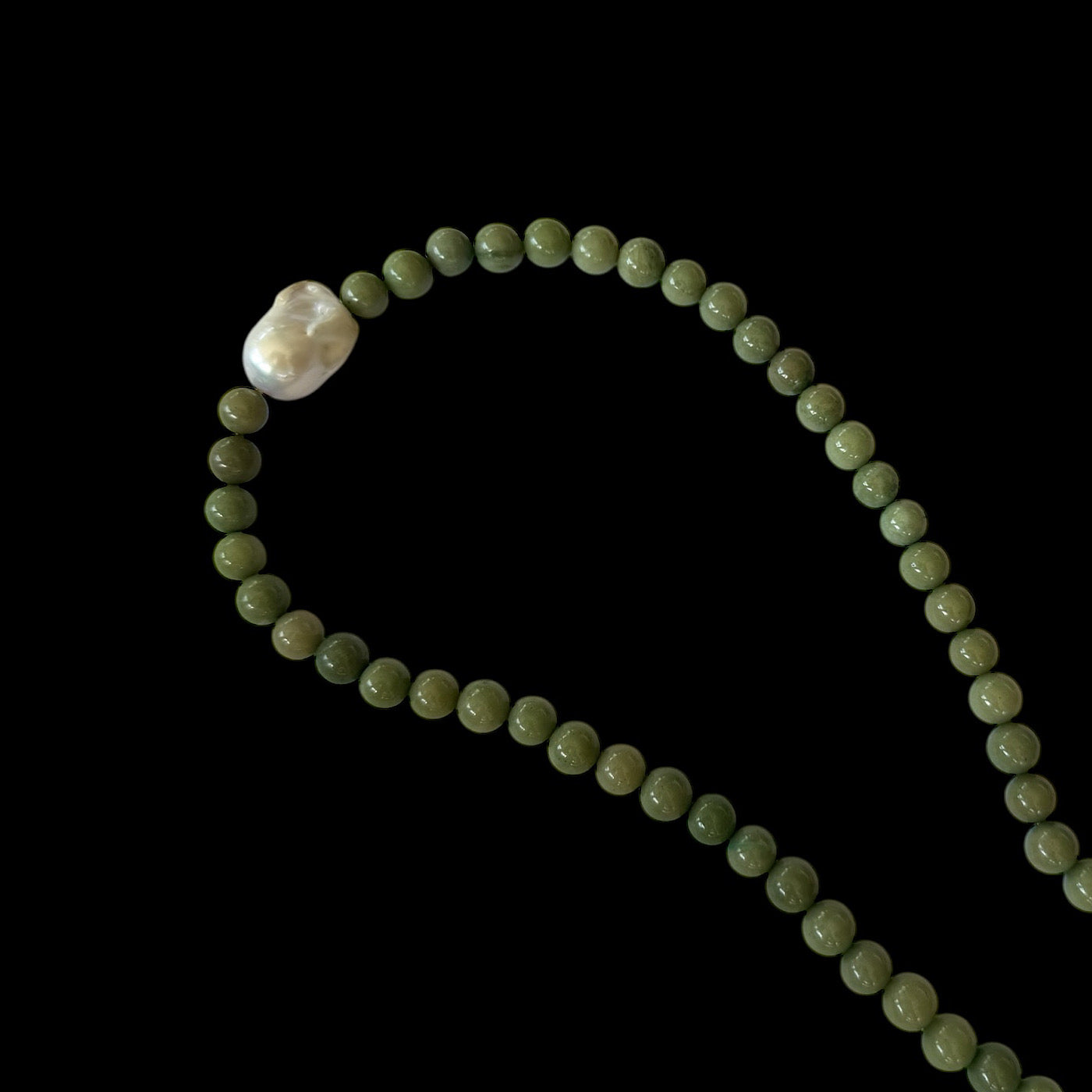 OLIVE NECKLACE